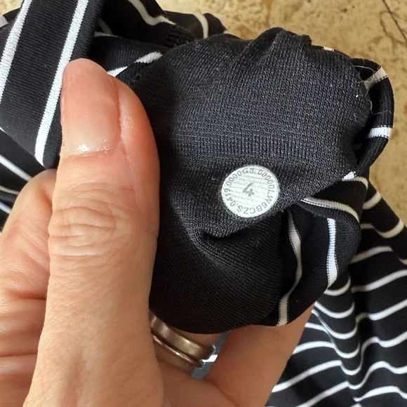 Lot of Lululemon Wunder Under Crop High Rise 21" Stripe Black White Blue Sz 4 - Picture 5 of 12